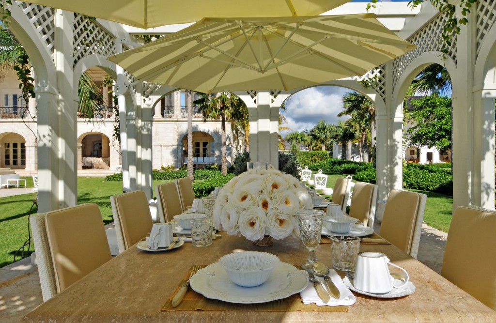 Exterior dinnig area